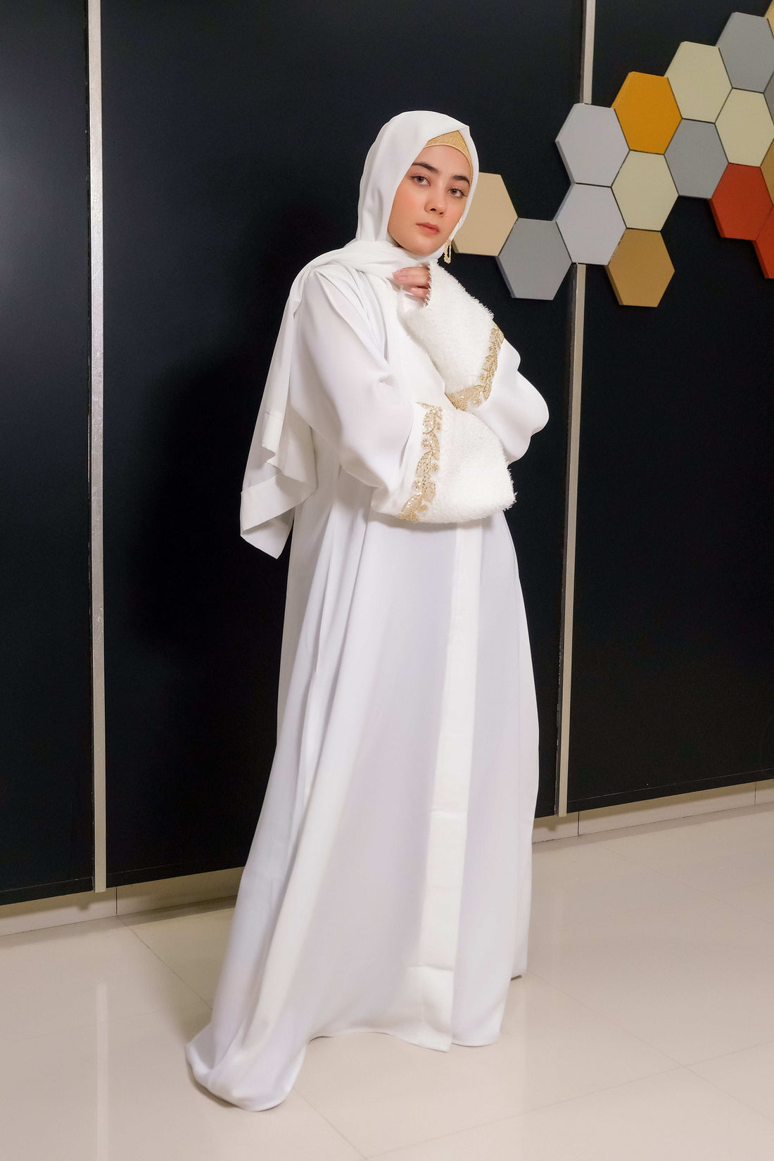 Golden Grace Abaya - Dhaagey