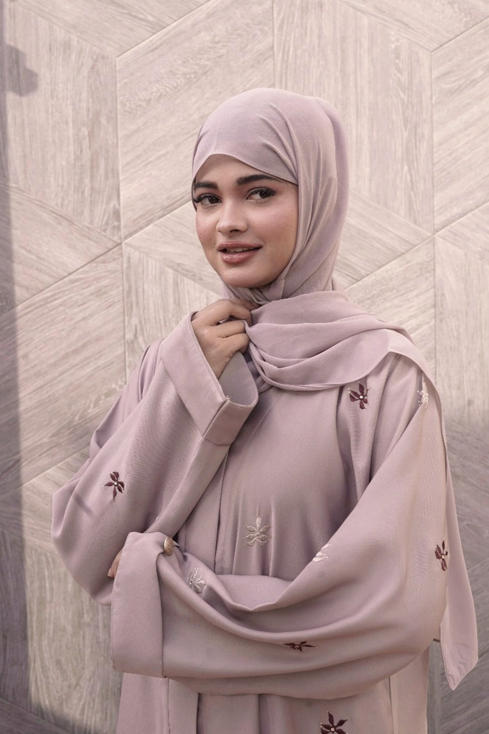 Noor Al-Fajar Abaya - Dhaagey
