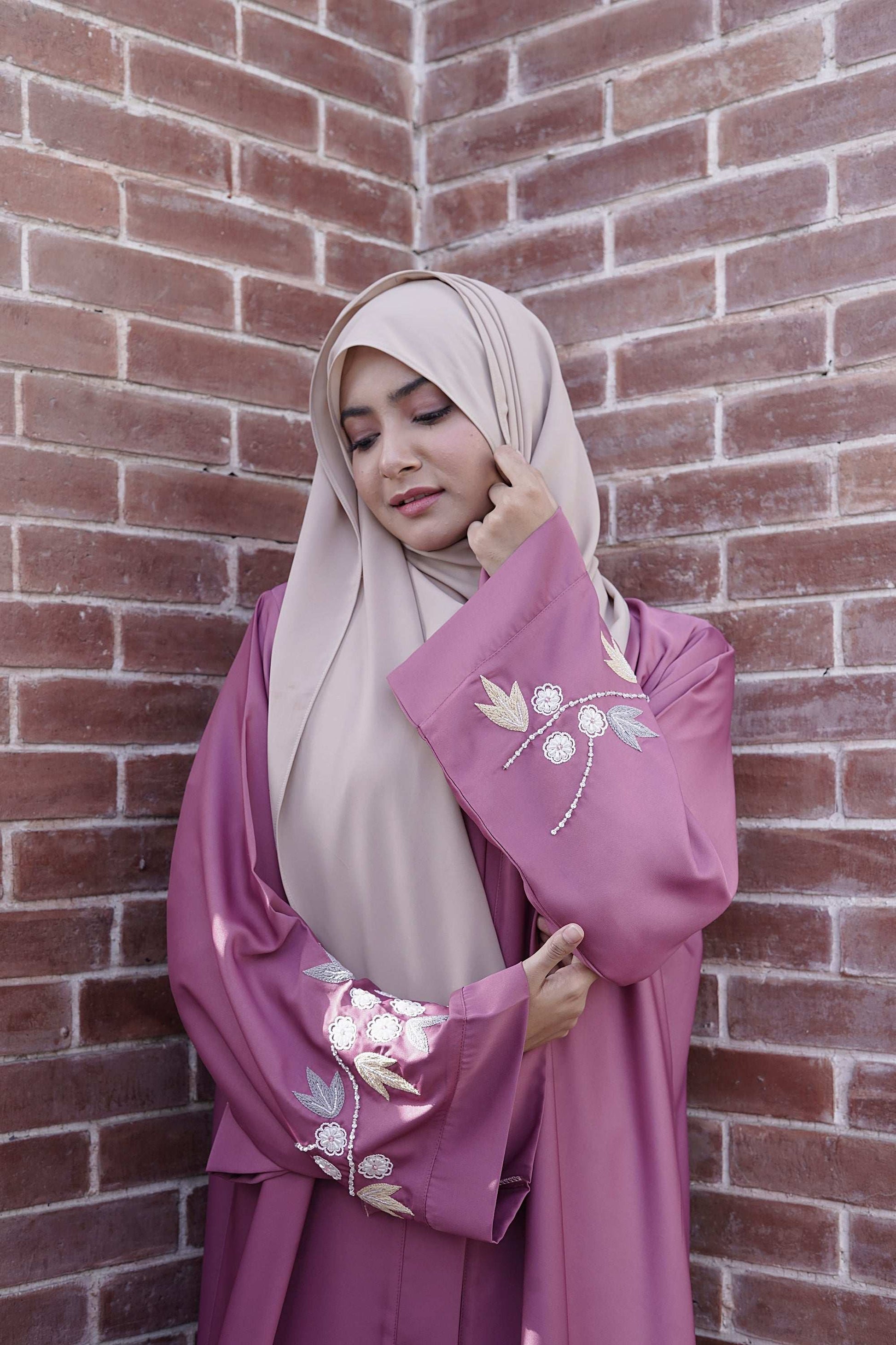 Dusky Petal Abaya - Dhaagey 