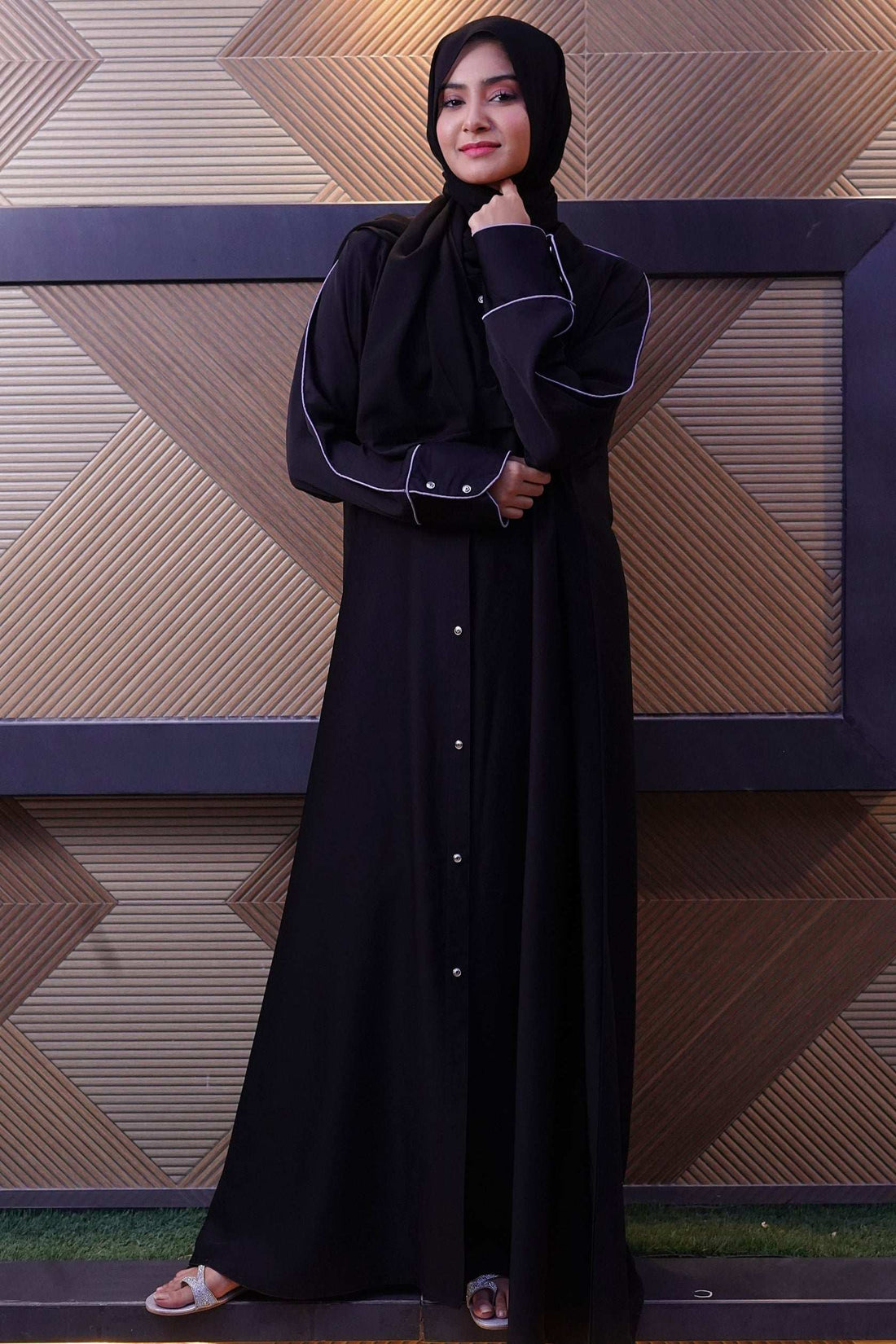 Dual Charm Grey Abaya - Dhaagey 