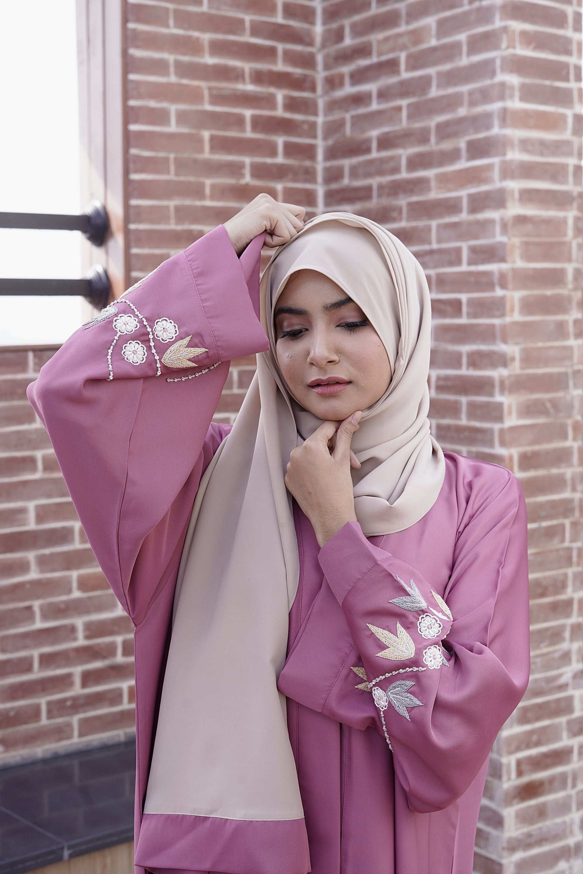 Dusky Petal Abaya - Dhaagey 