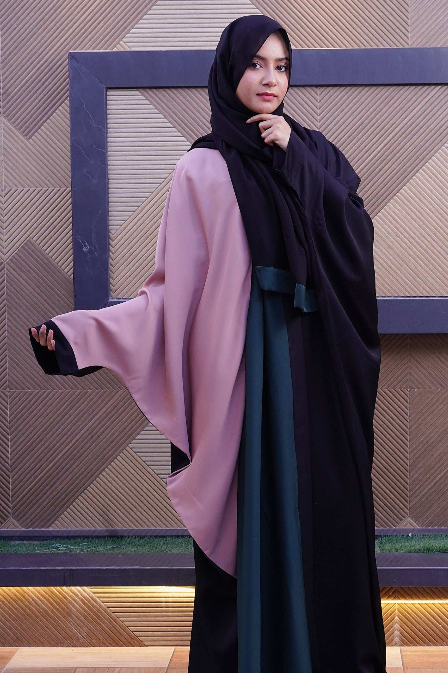 Butterfly Aura Abaya - Dhaagey 