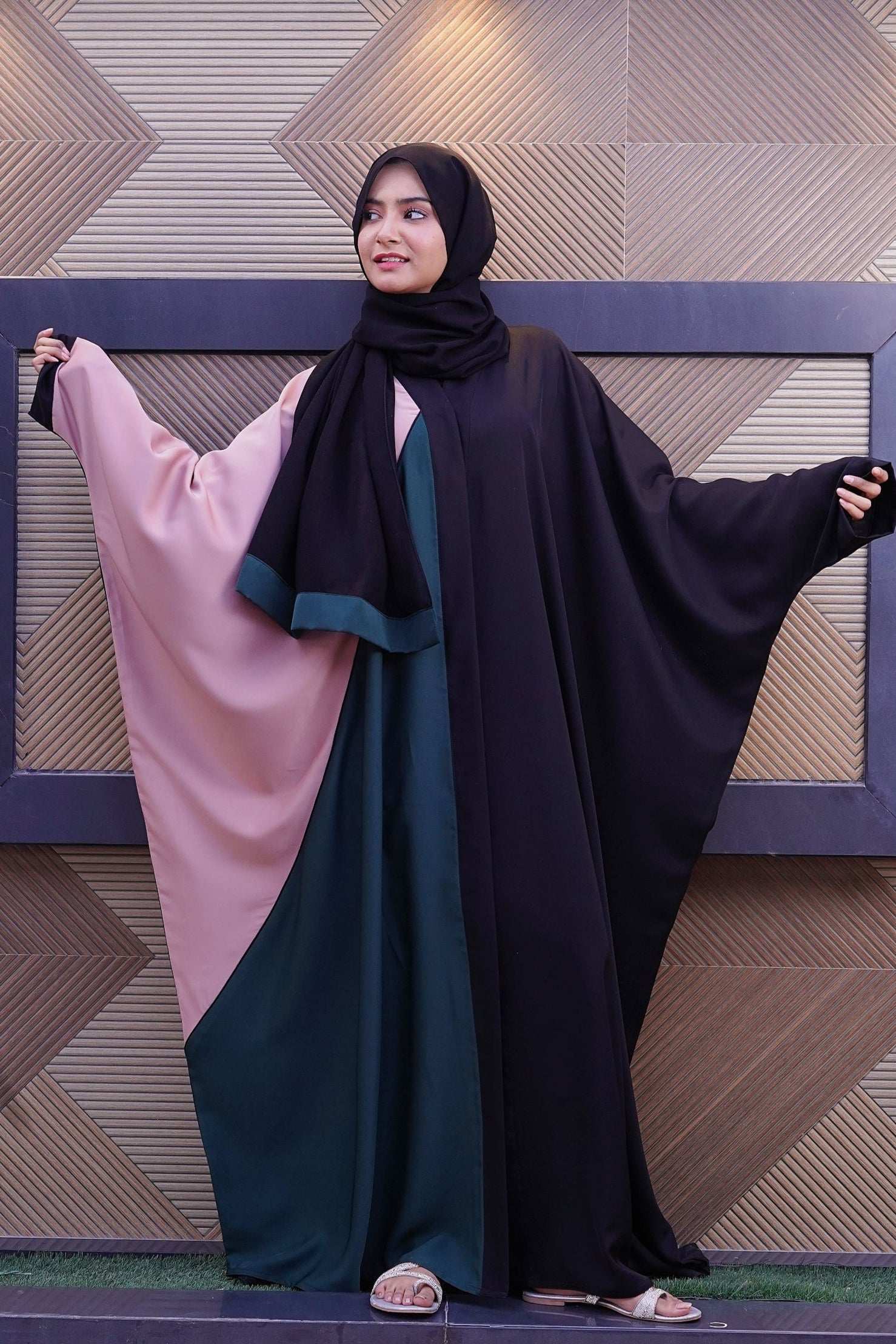 Butterfly Aura Abaya - Dhaagey 