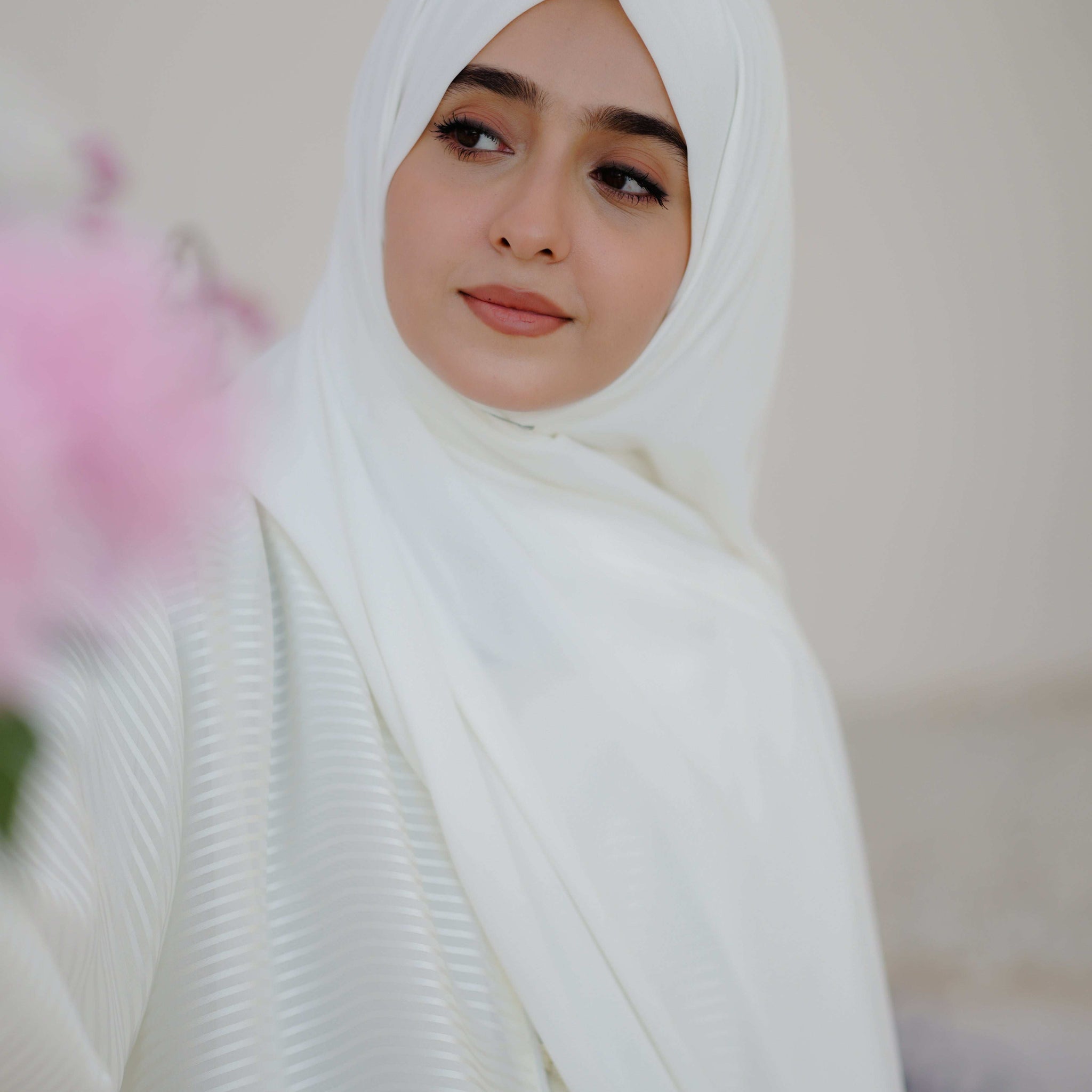 Nura White Layer Abaya - Dhaagey 