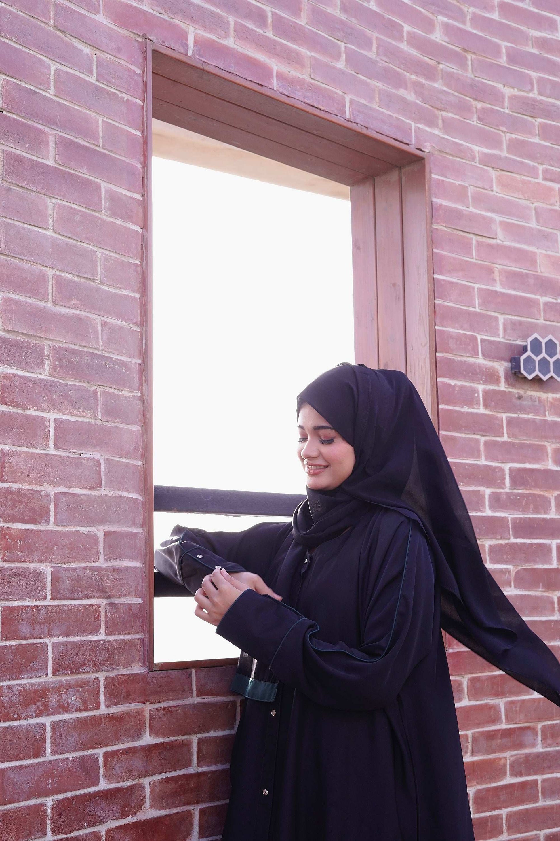 Dual Charm Green Abaya - Dhaagey 