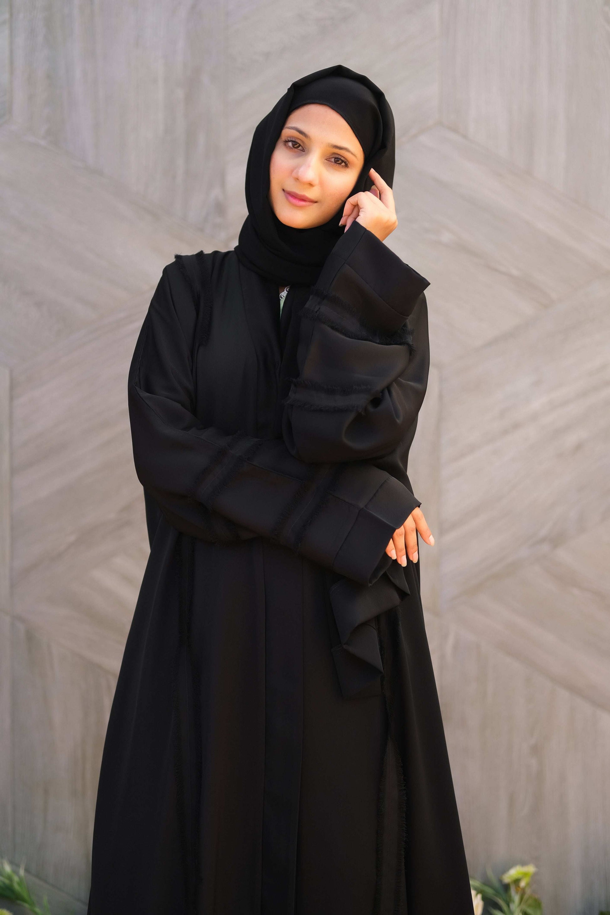 Graceful Harmony Abaya - Dhaagey 