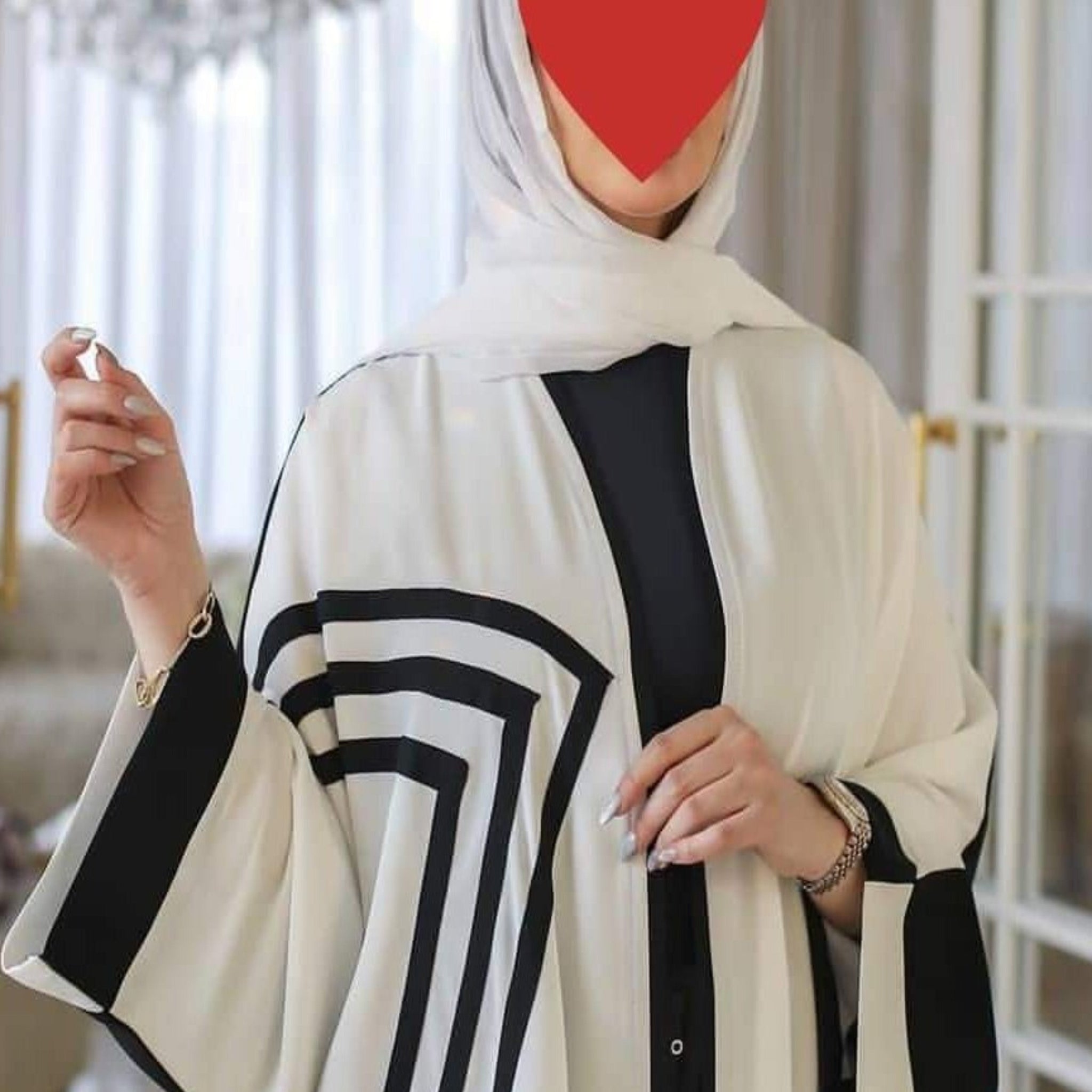 Noor Al-Layl Abaya