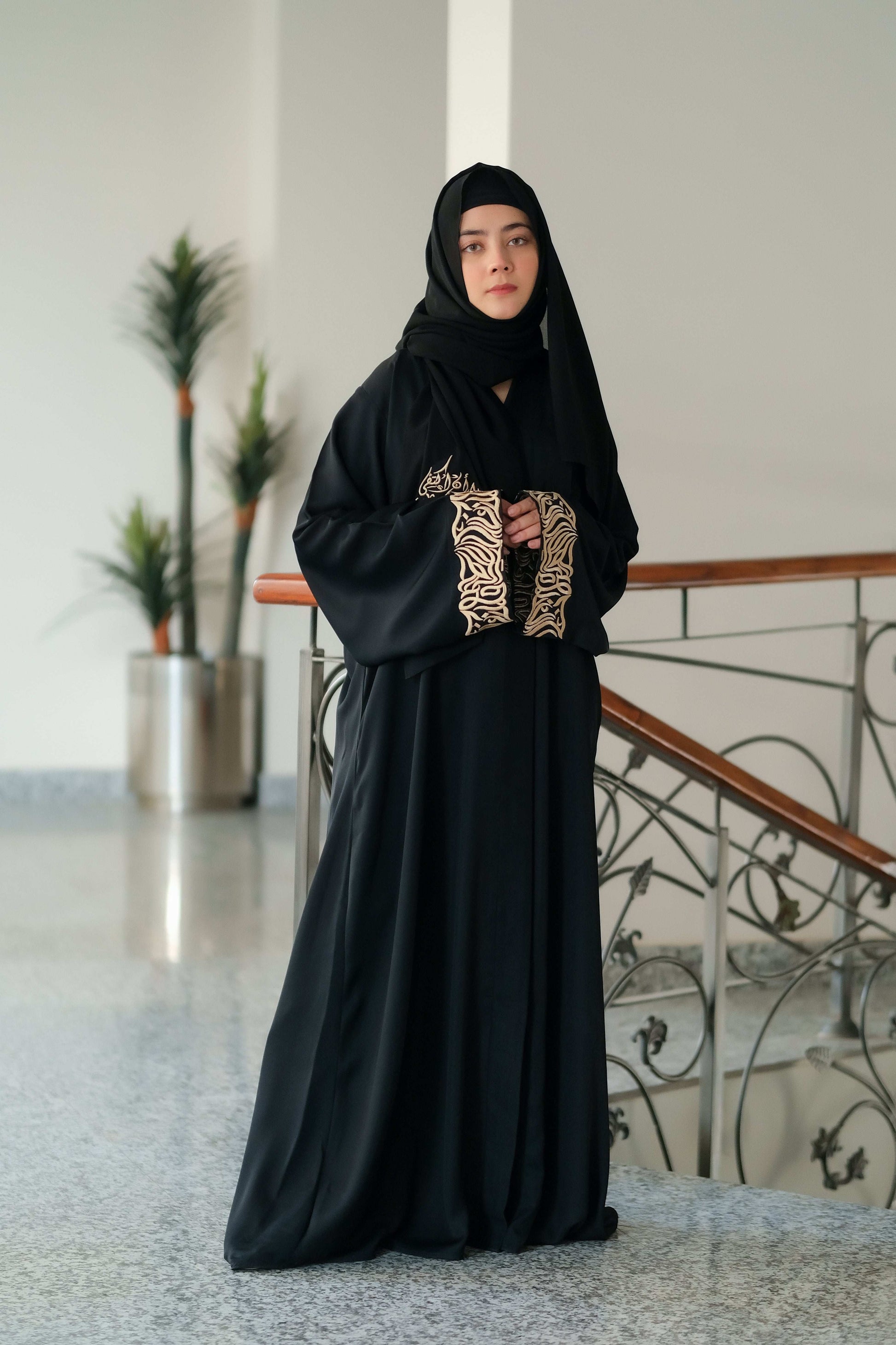 Safaa Calligraphy Abaya - Dhaagey 