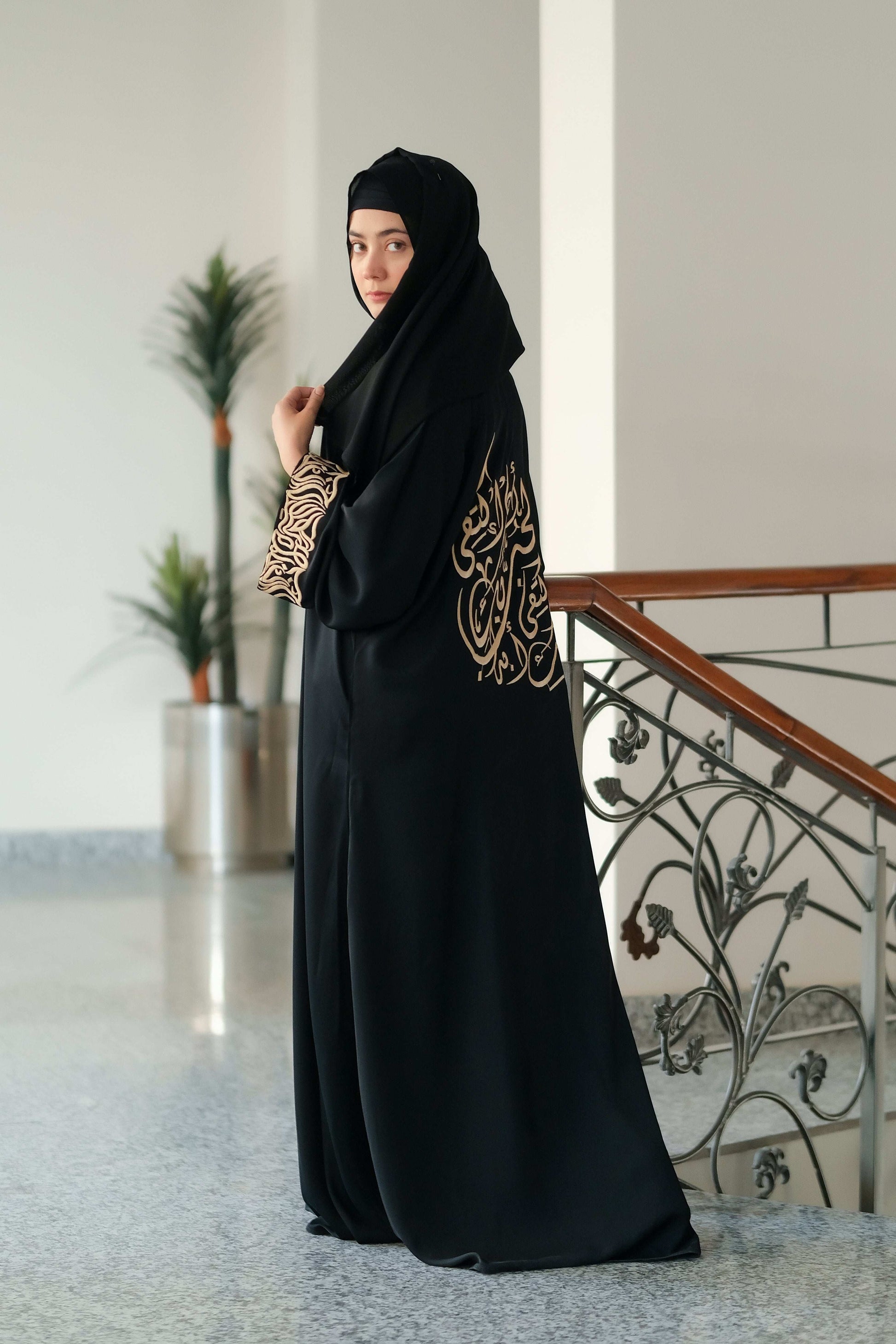 Safaa Calligraphy Abaya - Dhaagey 