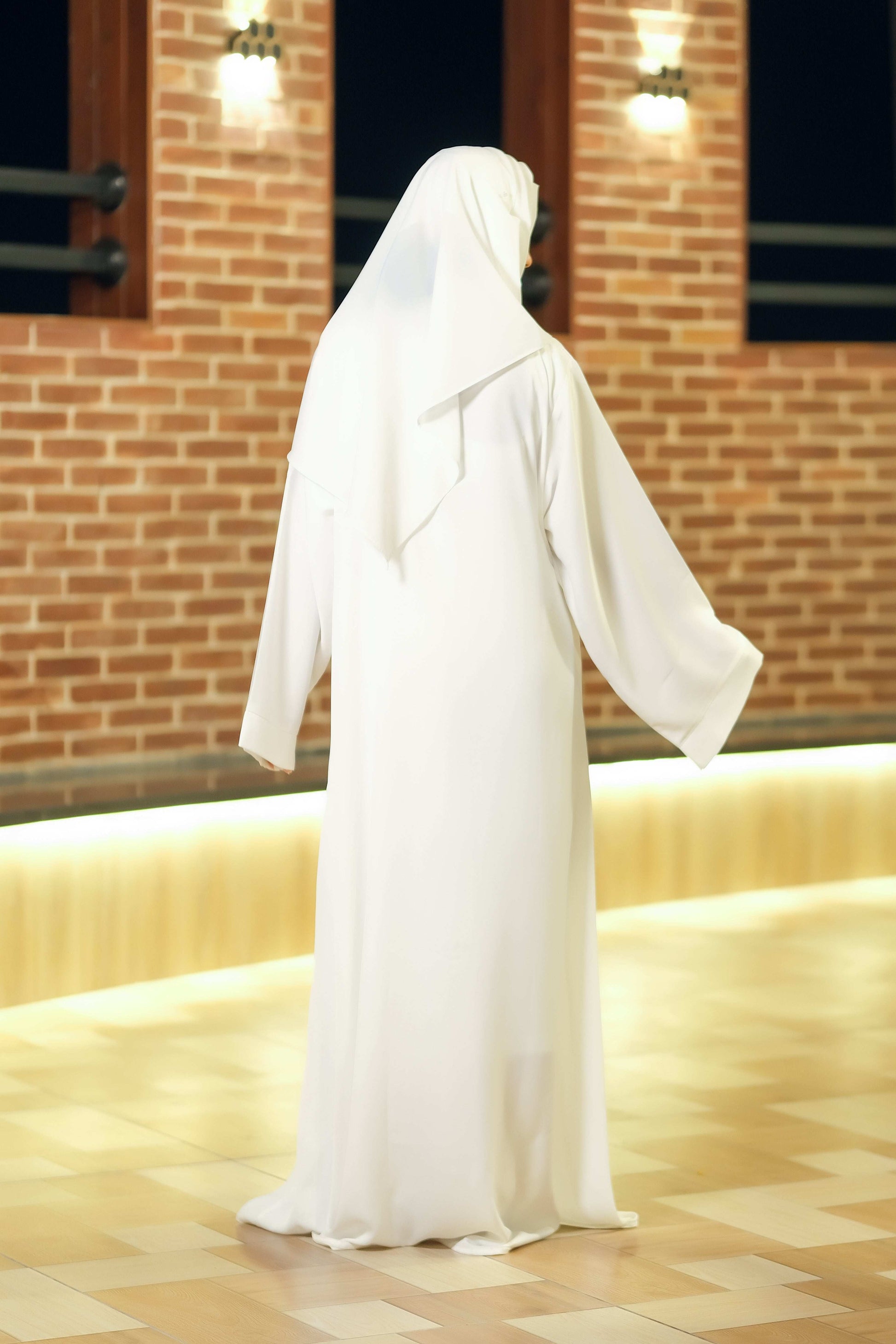 White Serenity Abaya - Dhaagey 